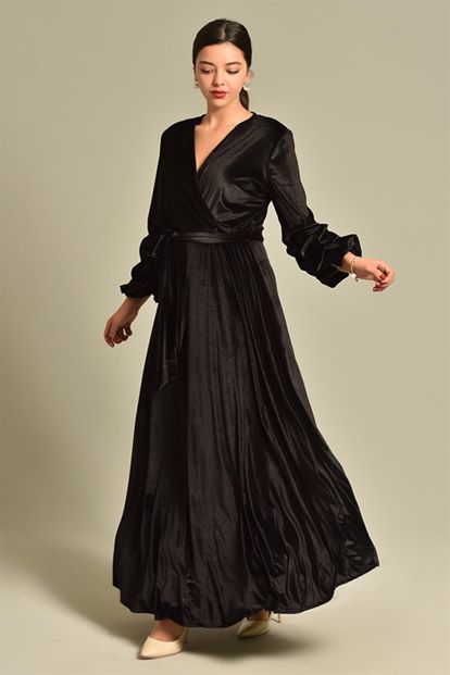 Siyah Kruvaze Yaka Kolları Büzgülü Kadife Elbise
