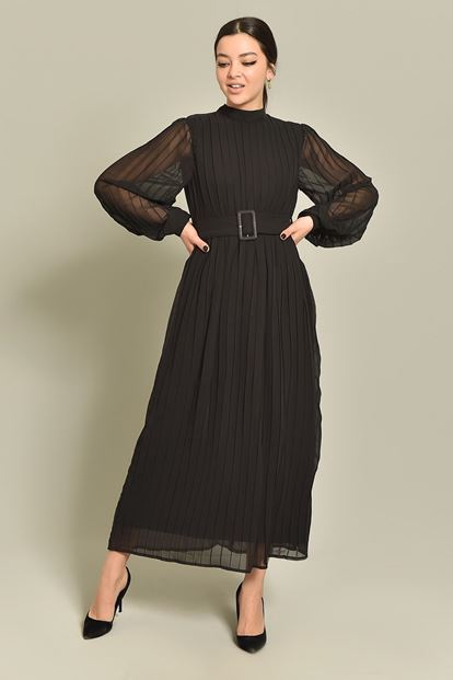Long chiffon dress with a black battery