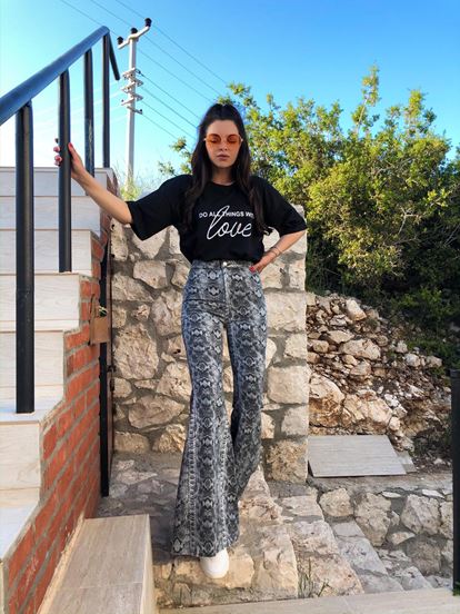Gray Yilan Patterned Spanish Cases Jean Pants