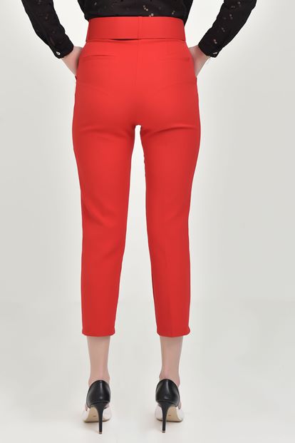 Kırmızı Kemerli Pantolon