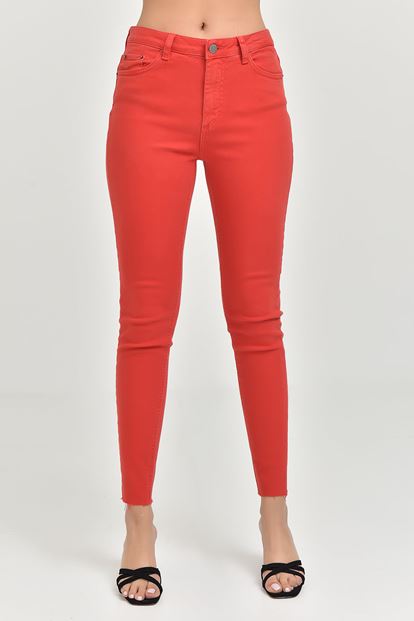Red skinny jean pants