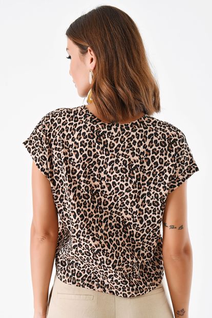 Black Leopards Pattern T-Shirts