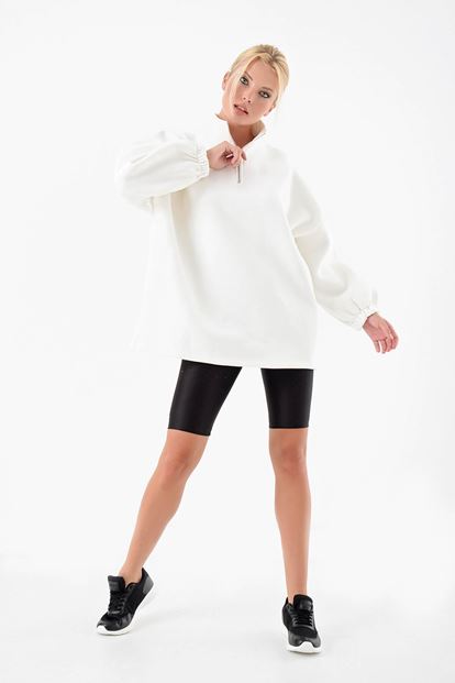 Beyaz Dik Yaka Fermuarlı Sweatshirt