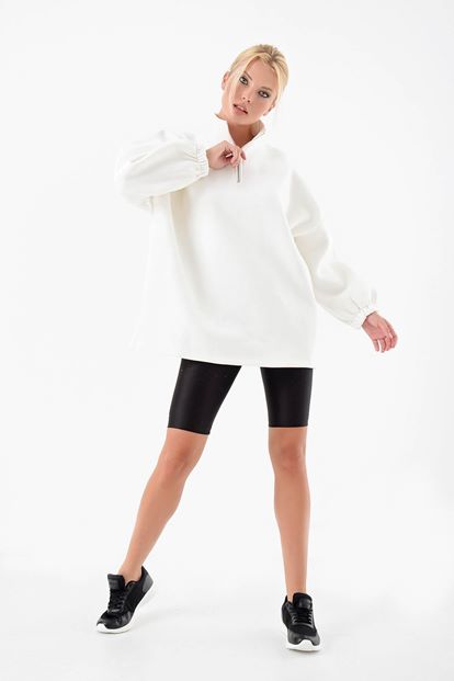 Beyaz Dik Yaka Fermuarlı Sweatshirt