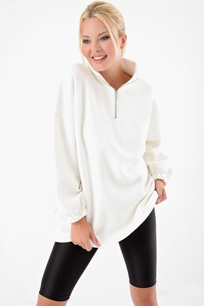 Beyaz Dik Yaka Fermuarlı Sweatshirt