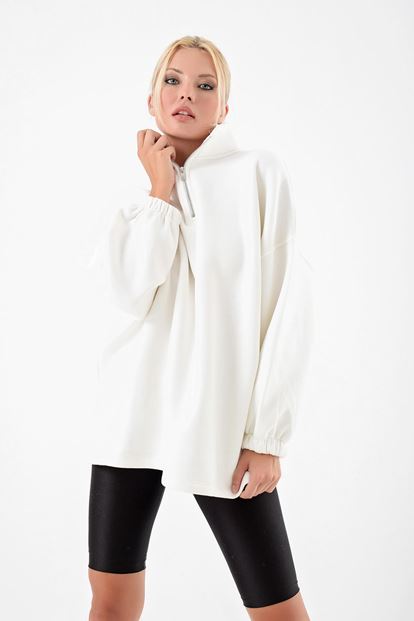 Beyaz Dik Yaka Fermuarlı Sweatshirt