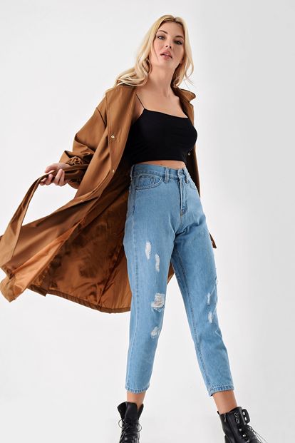 Mavi Yırtık Detayli Mom Jean Pantolon