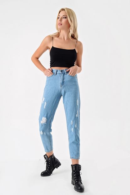 Mavi Yırtık Detayli Mom Jean Pantolon