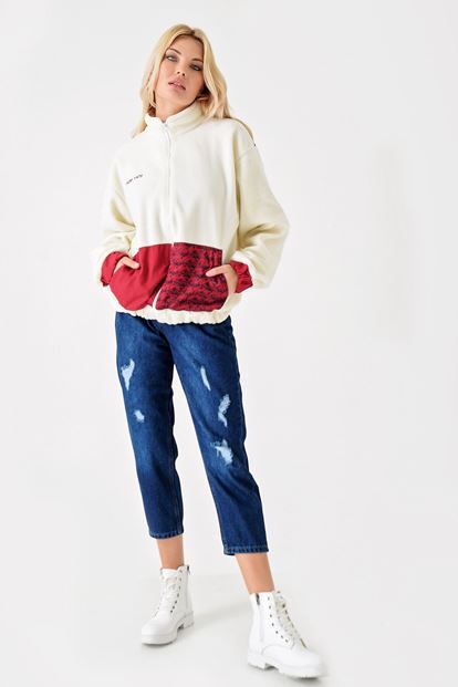 Blue torn detailed mom jean pants
