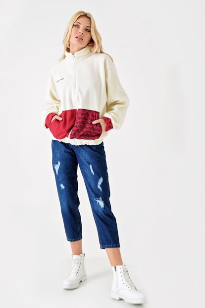 Blue torn detailed mom jean pants