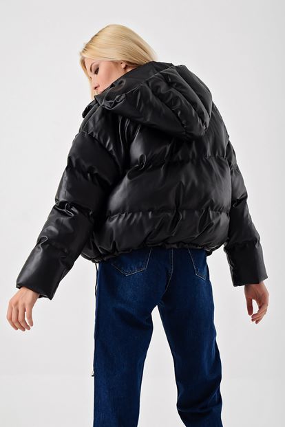 Siyah Suni Deri Şişme Mont