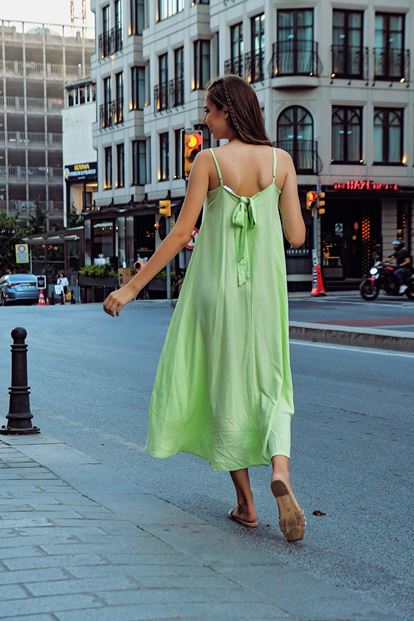 Fistik Yeşili Sırt Baglamali Elbise