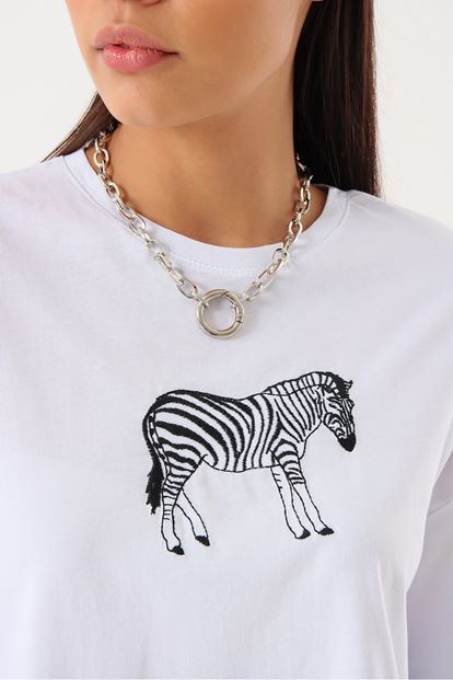 Beyaz Zebra Nakisli Tişört