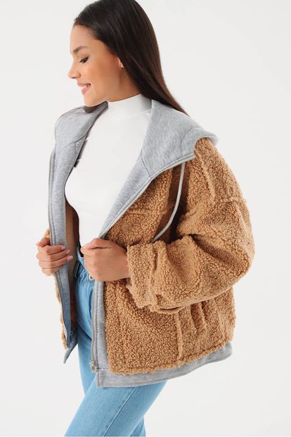 Brown capulus fleece coat