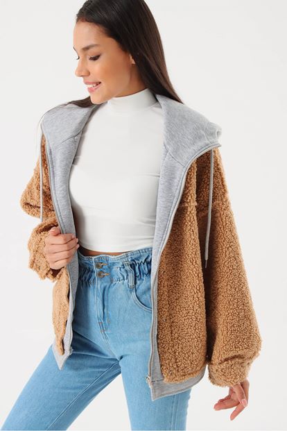 Brown capulus fleece coat