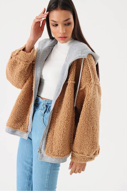 Brown capulus fleece coat