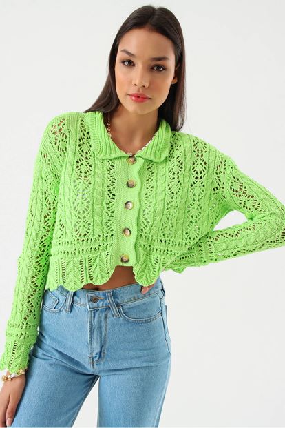 Knitwear Hirka with Green Perforated Button