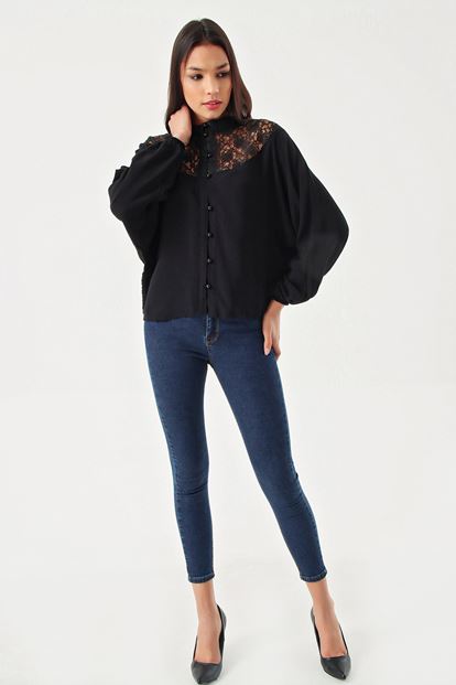 Siyah Güpür Detayli Gömlek