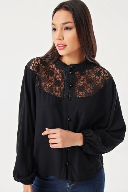 Siyah Güpür Detayli Gömlek