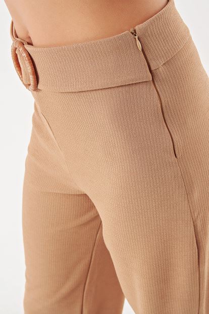 Detail Belt Sweater Beige Pants