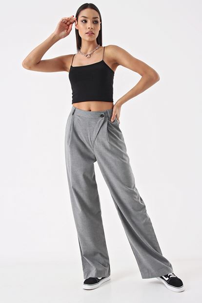 Black Rope Hanger Crop Blouse