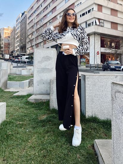 Siyah Yanlari Çitçitli Eşofman