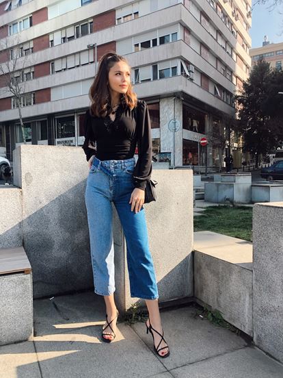 Siyah Çitçitli Dantel Detay Bluz
