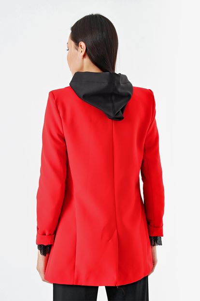 Kırmızı Düğmeli Ceket