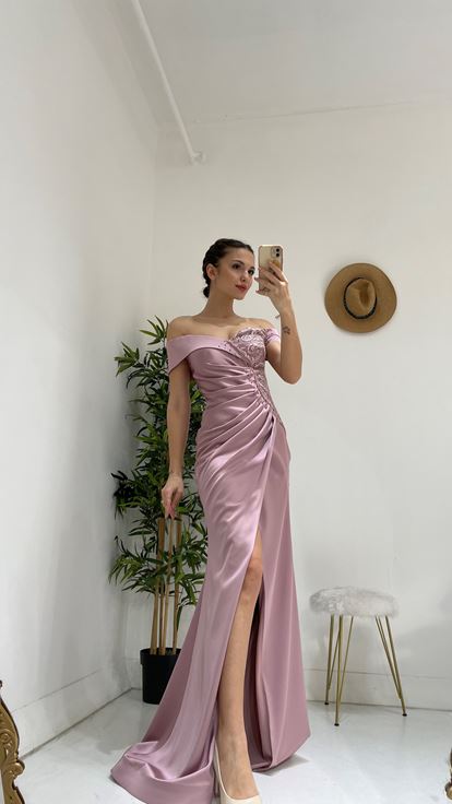 Lila Kayık Yaka Büzgülü Abiye Elbise