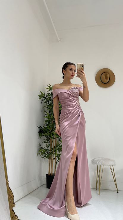 Lila Kayık Yaka Büzgülü Abiye Elbise