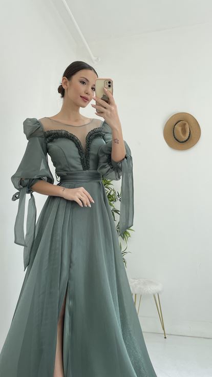 Mint Yeşili Kayık Yaka Prenses Model Abiye Elbise