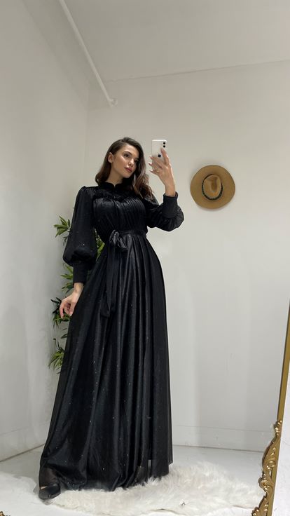 Siyah Kuşaklı Simli Uzun Kol Tül Abiye Elbise