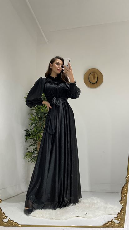 Siyah Kuşaklı Simli Uzun Kol Tül Abiye Elbise