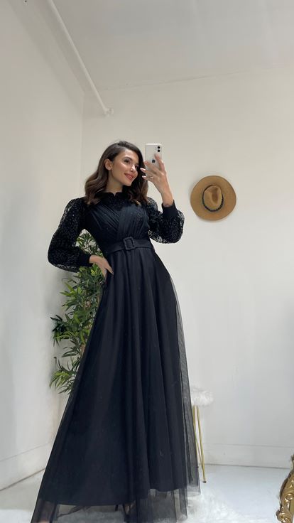 Siyah Kemerli Kolları Abiye Elbise