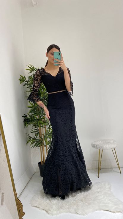 Siyah Kolları Ve Beli Motifli Uzun Güpür Abiye Elbise