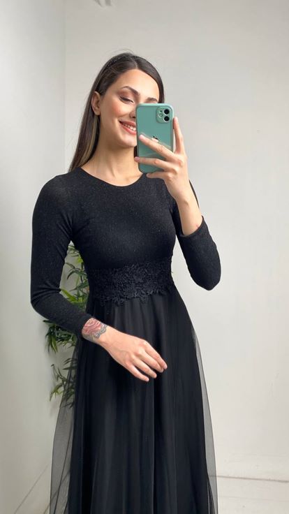 Siyah Beli Dantel Üzeri Simli Uzun Tül Abiye Elbise