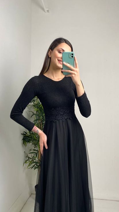 Siyah Beli Dantel Üzeri Simli Uzun Tül Abiye Elbise