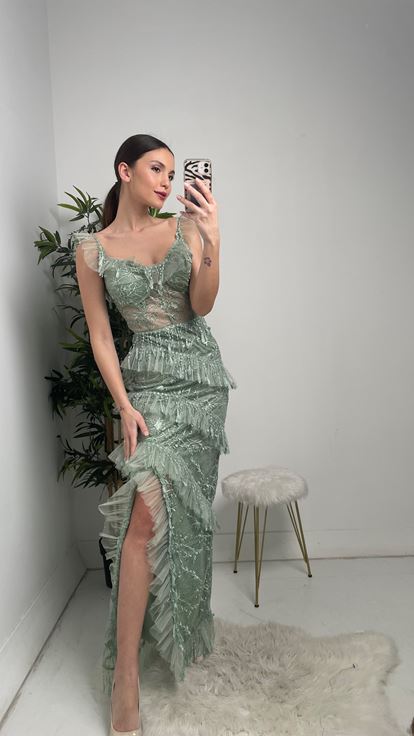 Mint Yeşili Fırfırlı Uzun Dantel Abiye Elbise