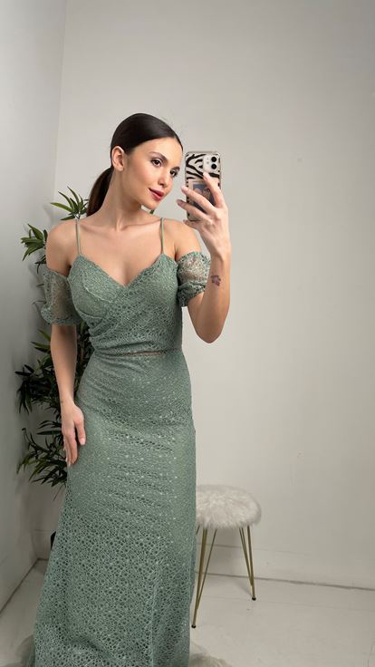 Mint Yeşili İp Askılı Uzun Dantel Abiye Elbise