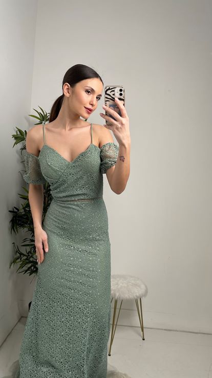 Mint Yeşili İp Askılı Uzun Dantel Abiye Elbise