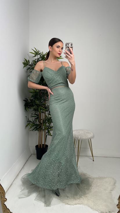 Mint Yeşili İp Askılı Uzun Dantel Abiye Elbise