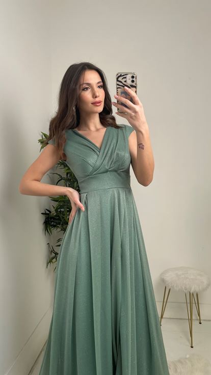 Vestido de noche de tul brillante sin mangas con cuello cruzado verde menta