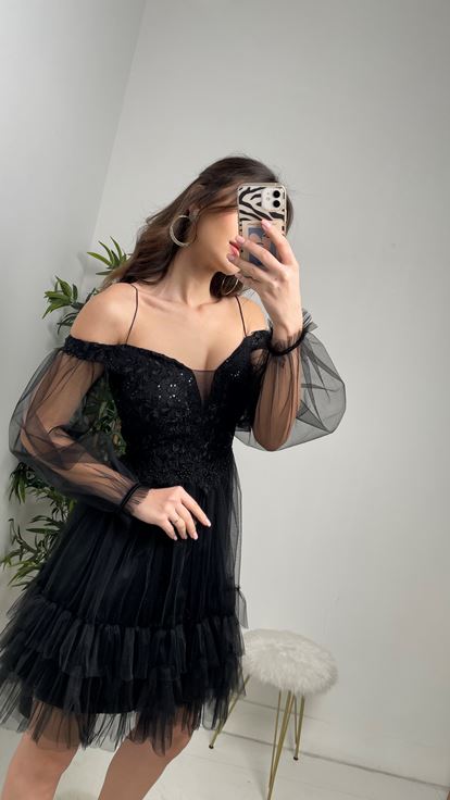 Siyah İp Askılı Eteği Fırfırlı Tül Elbise