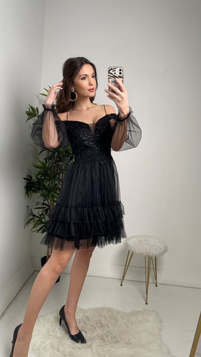 Siyah İp Askılı Eteği Fırfırlı Tül Elbise