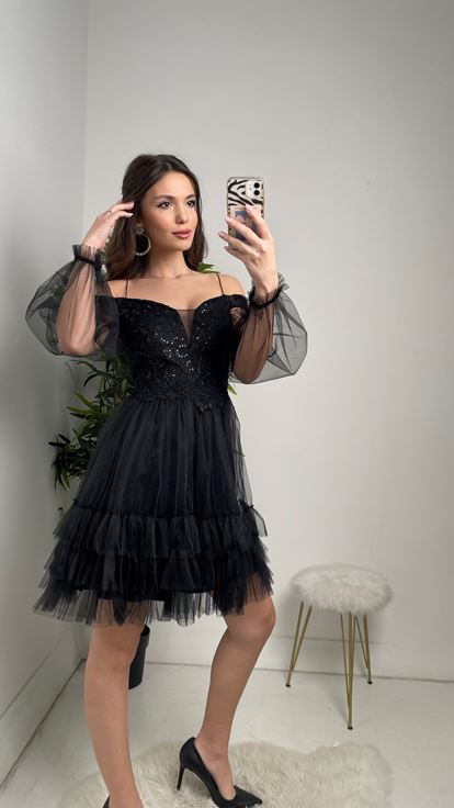 Siyah İp Askılı Eteği Fırfırlı Tül Elbise