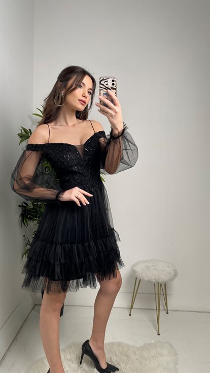 Siyah İp Askılı Eteği Fırfırlı Tül Elbise