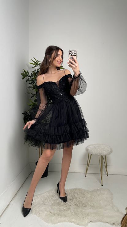 Siyah İp Askılı Eteği Fırfırlı Tül Elbise