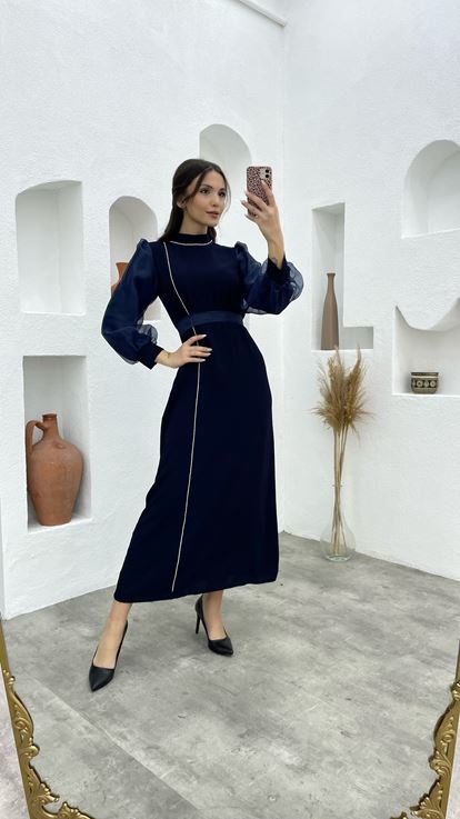Lacivert Kolları Tül Tas Detay Kuşaklı Tesettür Abiye Elbise