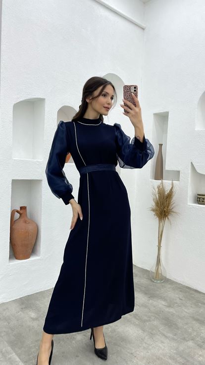 Lacivert Kolları Tül Tas Detay Kuşaklı Tesettür Abiye Elbise