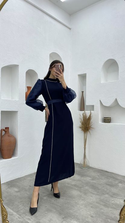 Lacivert Kolları Tül Tas Detay Kuşaklı Tesettür Abiye Elbise